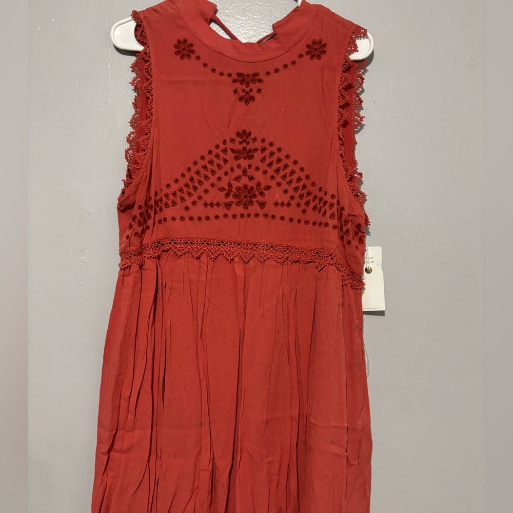 Elegant Red Sleeveless Dress
